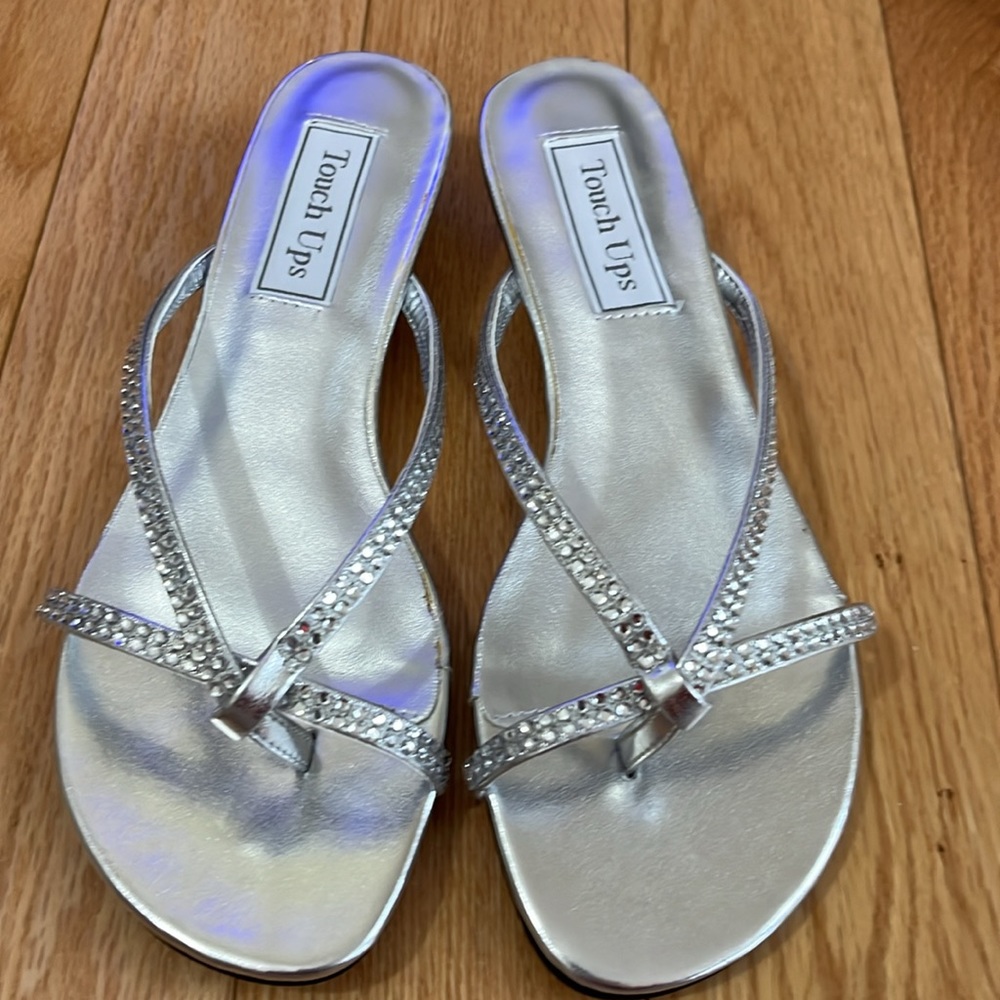 Touch Ups Women’s Ashley Sandals. Size 6.5M. 100% Synthetic and Faux Leather.